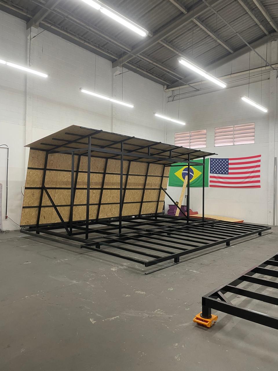 Estrutura que nasce no aço na fábrica Hard Steel Brasil
